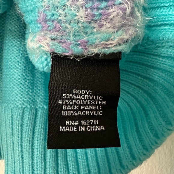 33 DEGREES Fuzzy Holiday Snowflakes Reindeer Large Scoop Crew Sweater BNWT - Picture 9 of 9